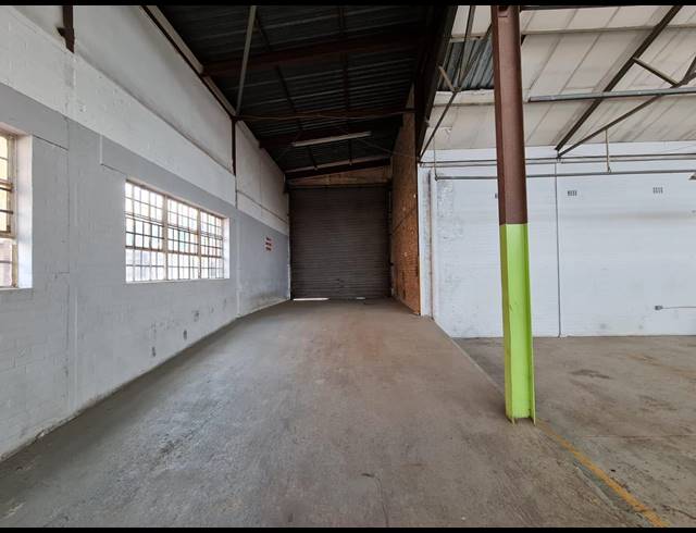 1,319M² WAREHOUSE TO LET IN BENROSE